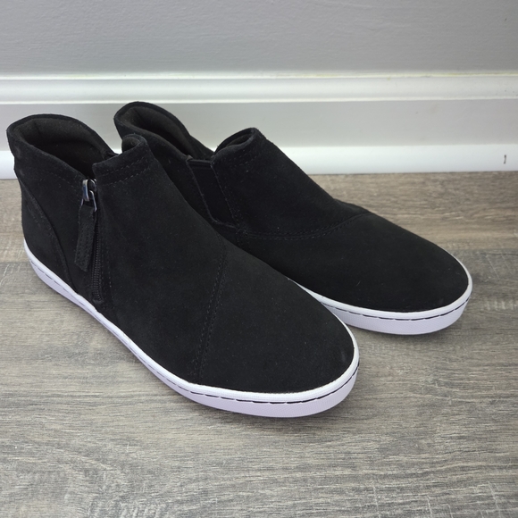 Clarks Black Suede Ankle Boots - Picture 1 of 5